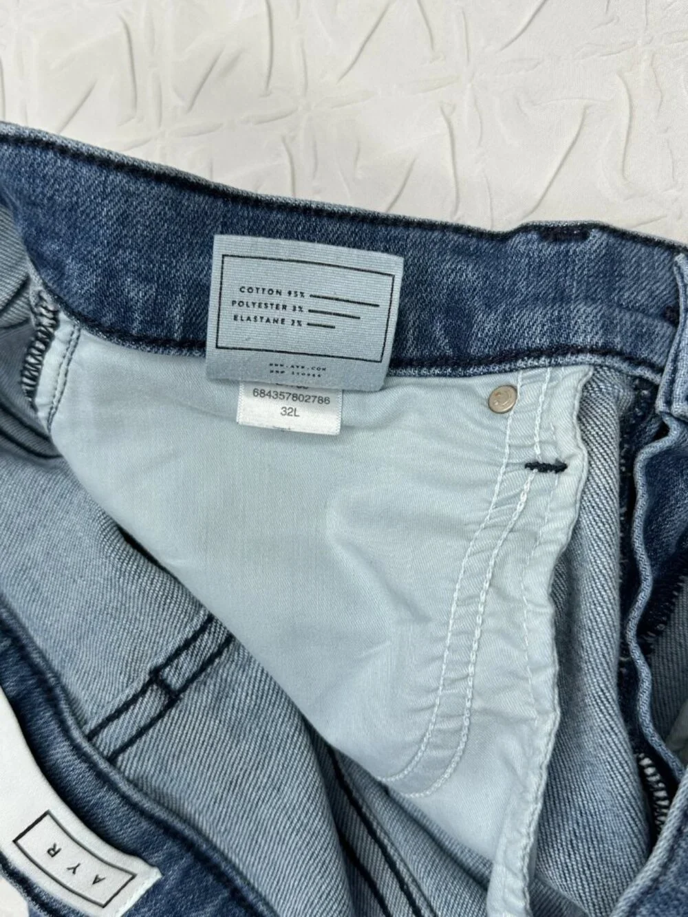 AYR All Year Round YaYa Crop Straight Leg Jeans 32L Raw Hem Elevated Minimalist - Picture 8 of 8
